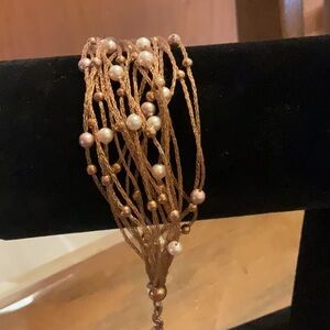 Ladies gold and pearl necklace fax